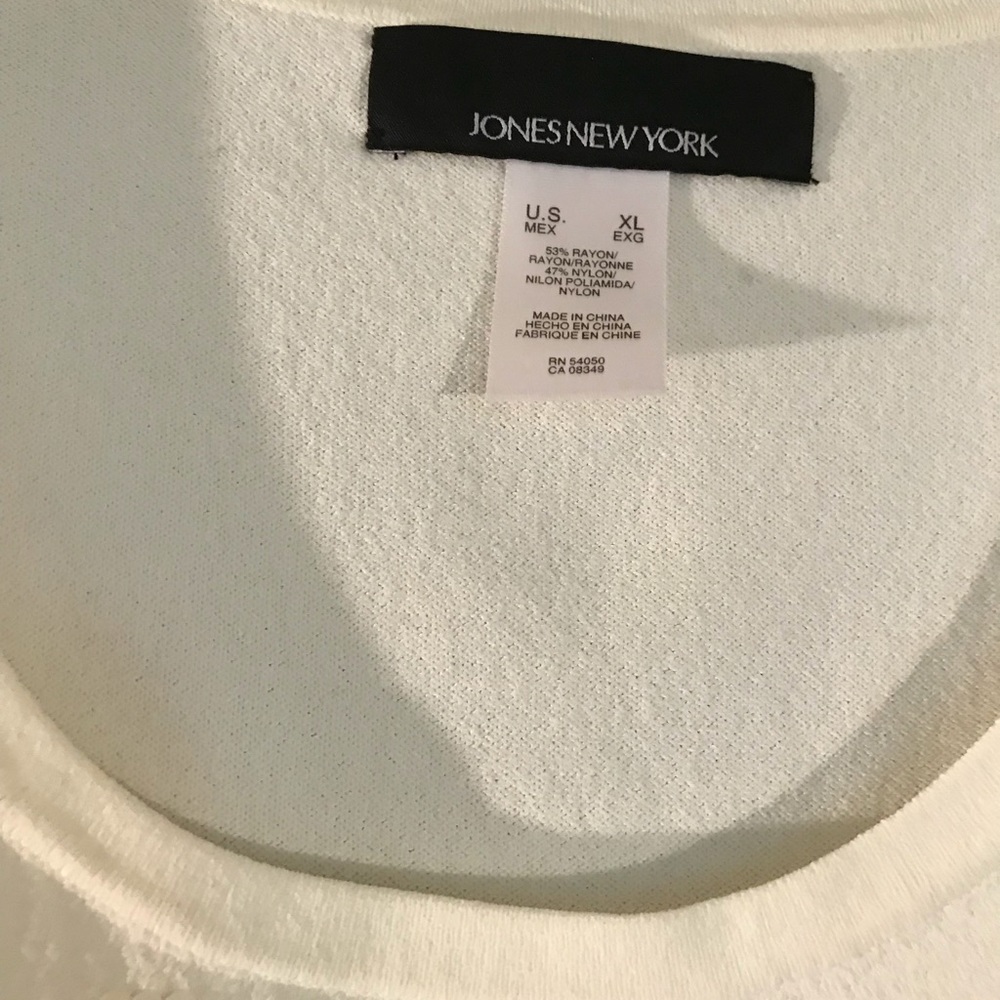 Jones New York Stretch Cream Sleeveless Top - Picture 2 of 6